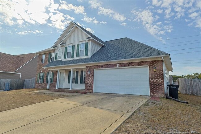 5725 Azure Dr in Hope Mills, NC - Building Photo - Building Photo