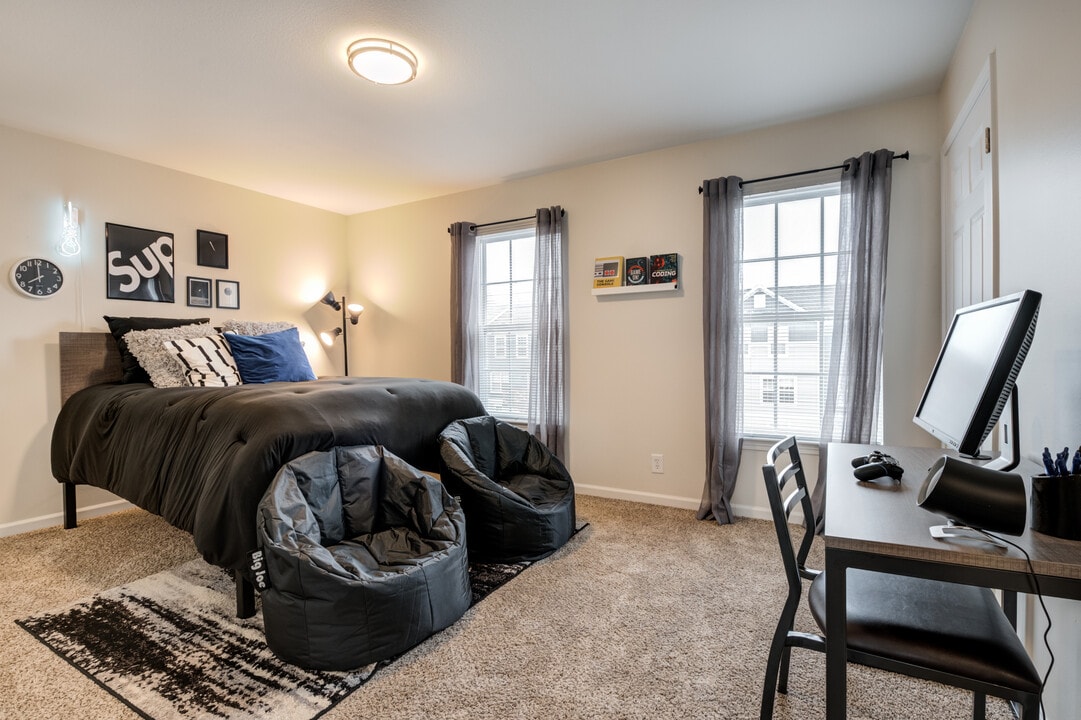 Lark West Lafayette Townhomes in West Lafayette, IN - Foto de edificio