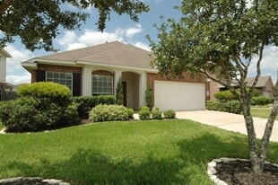 13110 Rippling Creek Ln in Pearland, TX - Building Photo