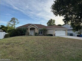 4649 Santiago Ln in Bonita Springs, FL - Building Photo