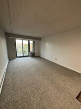 560 Halstead Ave in Harrison, NY - Building Photo - Building Photo