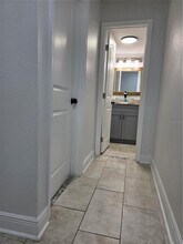 3821 N Oak Dr in Tampa, FL - Building Photo - Building Photo