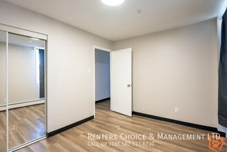 Renovated Top Floor Apartment Near Amenities in Lethbridge, AB - Building Photo - Building Photo