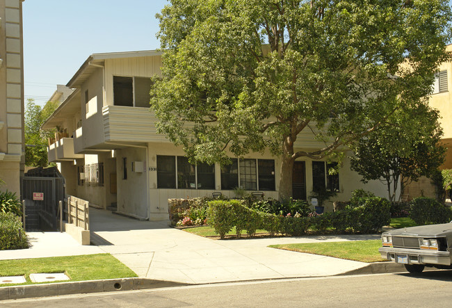 1331 N Poinsettia Pl in Los Angeles, CA - Building Photo - Building Photo