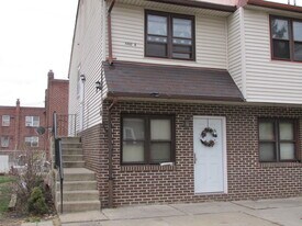 4402 McMenamy St in Philadelphia, PA - Building Photo