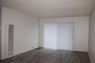 5290 San Pablo Dam Rd in El Sobrante, CA - Building Photo - Building Photo