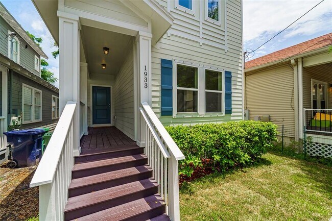 1933 W Chestnut St in Tampa, FL - Building Photo - Building Photo