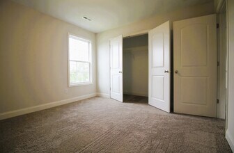 9533 Snowy Cliff Ln in Knoxville, TN - Foto de edificio - Building Photo