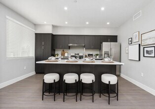 The Palms Luxury Apartments in Clovis, CA - Building Photo - Building Photo