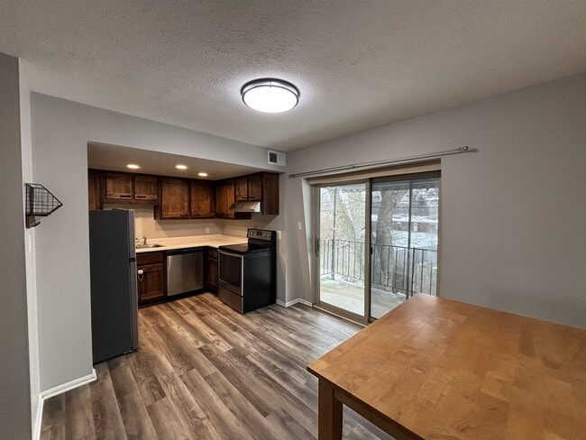 307 Elmead Ct in Greenwood, IN - Building Photo - Building Photo