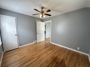 327 Sheridan Dr in Loves Park, IL - Building Photo - Building Photo