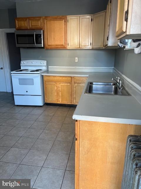 708 Kohn St in Norristown, PA - Building Photo