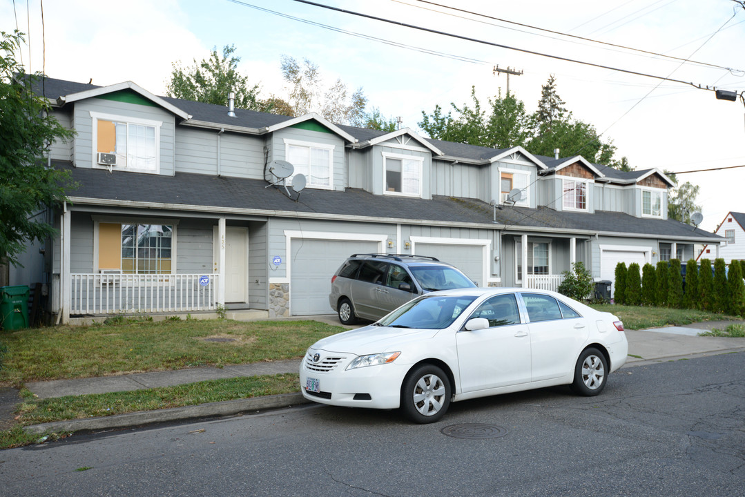 500 NE 94th Ave in Portland, OR - Building Photo