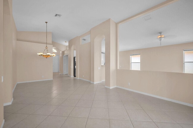 5065 Glenville Dr in Boynton Beach, FL - Building Photo - Building Photo