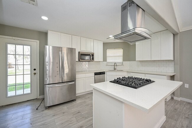 6607 W T C Jester Blvd in Houston, TX - Building Photo - Building Photo