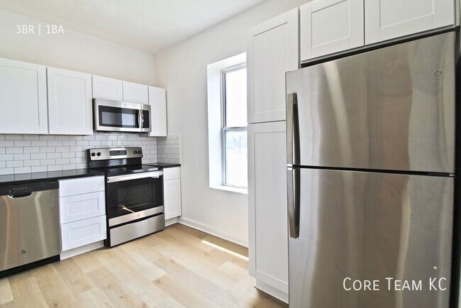 property at 7 E 38th St