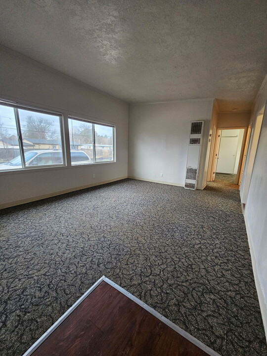 420 N 3rd W in Mountain Home, ID - Building Photo
