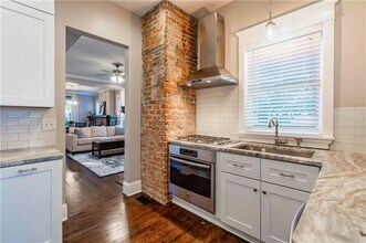 877 Edgewood Ave NE in Atlanta, GA - Building Photo - Building Photo