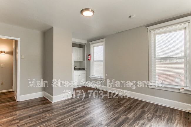 2108 Walnut St in Harrisburg, PA - Building Photo - Building Photo