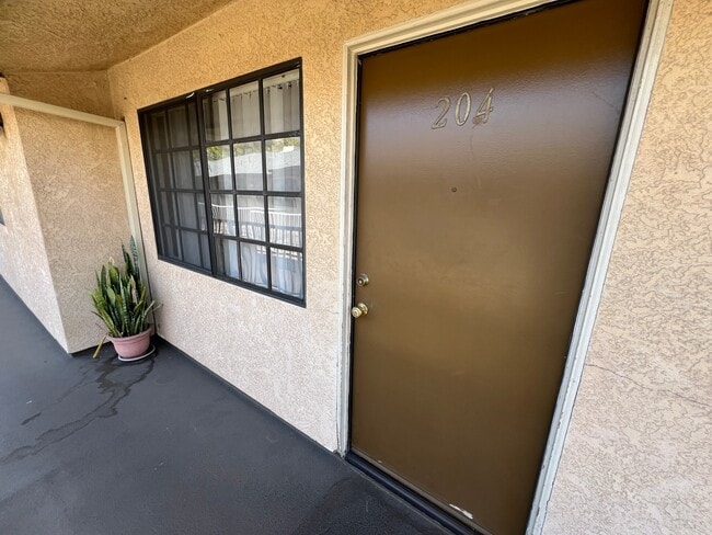 1517 Rock Glen Ave, Unit 204