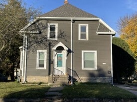 1707 Jefferson St in Oshkosh, WI - Building Photo