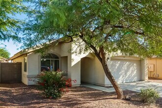 10994 W Rio Vista Ln in Avondale, AZ - Building Photo - Building Photo