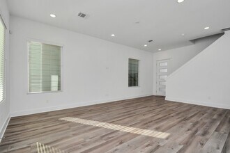 778 W Tidwell Rd in Houston, TX - Building Photo - Building Photo