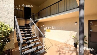 3280 S Semoran Blvd in Orlando, FL - Foto de edificio - Building Photo