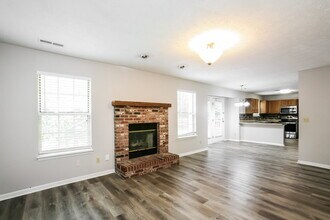 2946 Scottsdale Dr in Indianapolis, IN - Foto de edificio - Building Photo