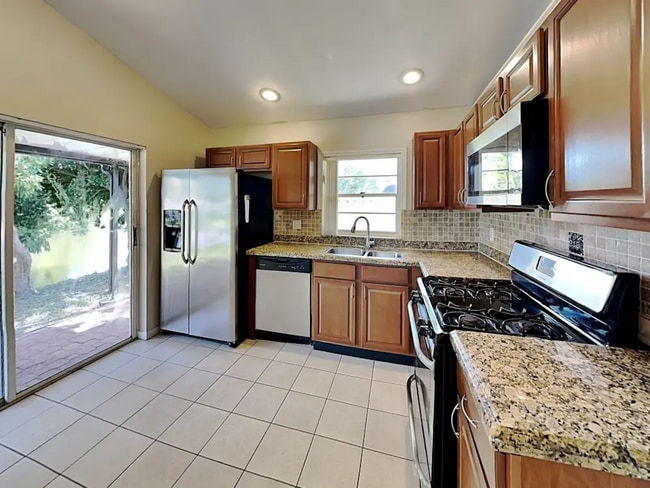 3181 NW 122nd Terrace in Sunrise, FL - Building Photo - Building Photo