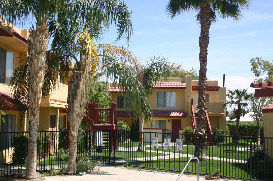 Plaza Del Sol II in Indio, CA - Building Photo