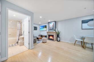 700 W E St in San Diego, CA - Building Photo - Building Photo