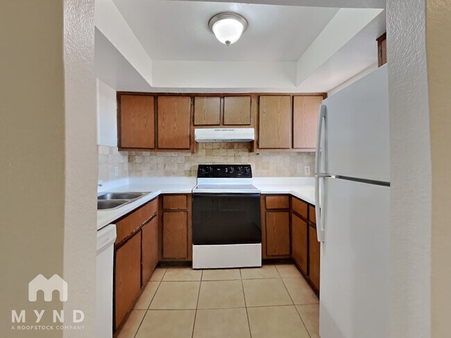 2828 E Tierra Buena Ln in Phoenix, AZ - Foto de edificio - Building Photo