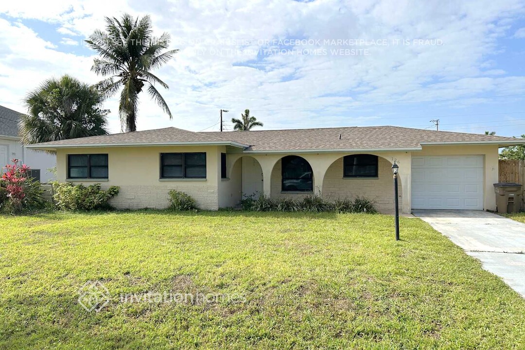126 SW 48th Terrace in Cape Coral, FL - Building Photo