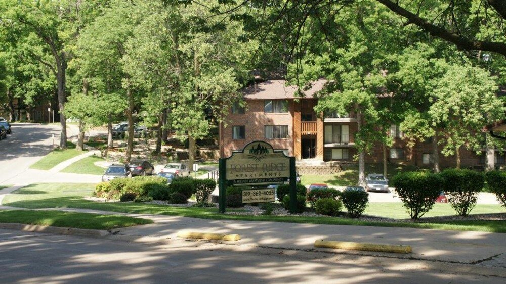 Forest Ridge Apartments in Cedar Rapids, IA - Foto de edificio