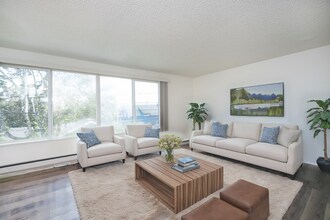 Courtyard North Apartments in Tacoma, WA - Building Photo - Building Photo