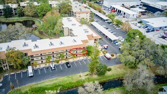 305 30th Ave W, Unit A207 in Bradenton, FL - Building Photo