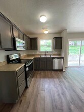 1009 Nathan Rd in Rockaway Beach, MO - Building Photo - Building Photo