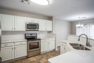 10952 W Elm St in Phoenix, AZ - Building Photo - Building Photo