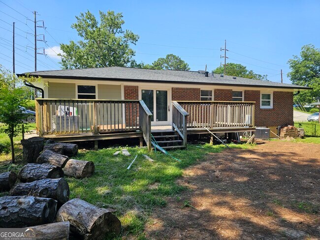 2744 Chamblee Tucker Rd in Chamblee, GA - Building Photo - Building Photo