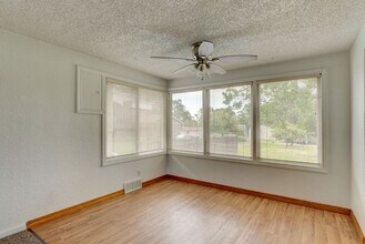 1745 SE 6th Ave in Oak Harbor, WA - Building Photo - Building Photo