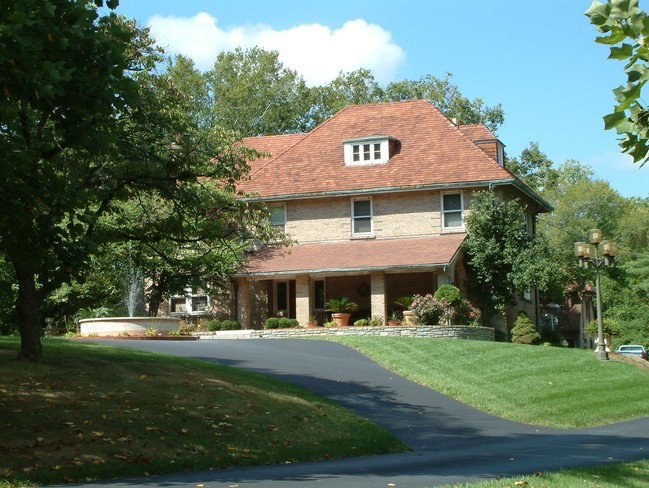 785 Neeb Rd in Cincinnati, OH - Building Photo - Building Photo