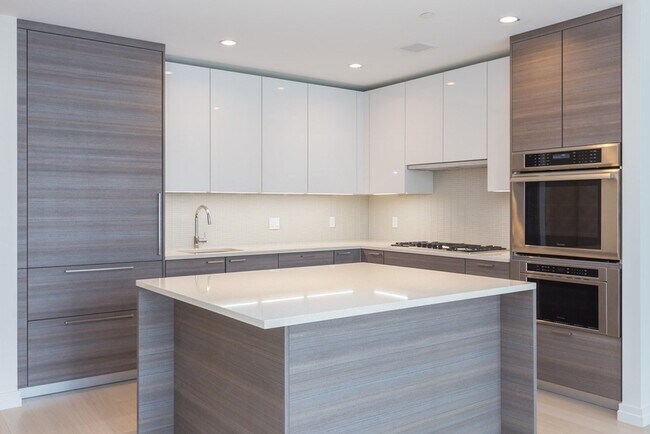 property at 1 Franklin St