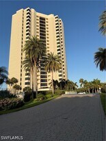 5555 Heron Point Dr in Naples, FL - Building Photo