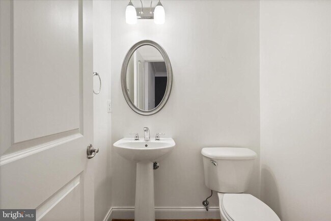 8072 Criaza Branch Ct in Vienna, VA - Building Photo - Building Photo