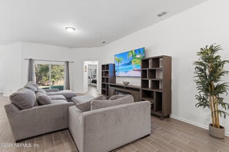 2949 Firethorn Ave in Orange Park, FL - Building Photo - Building Photo