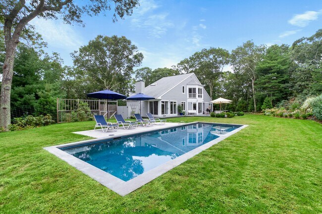 property at 723 Hands Creek Rd