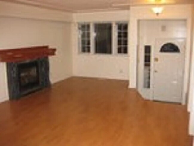 3955 Pandora St in Burnaby, BC - Building Photo - Building Photo