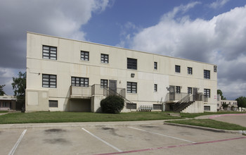 Cedar Springs Place in Dallas, TX - Building Photo - Building Photo