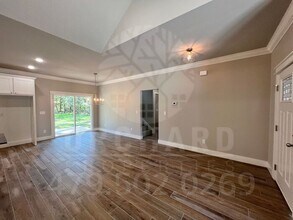 20 Dirleton Dr in Bella Vista, AR - Foto de edificio - Building Photo